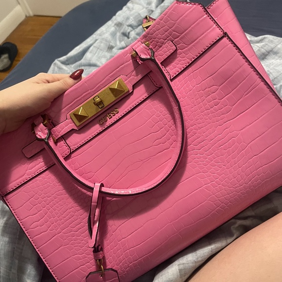 Brand new guess huge bag - Picture 1 of 2